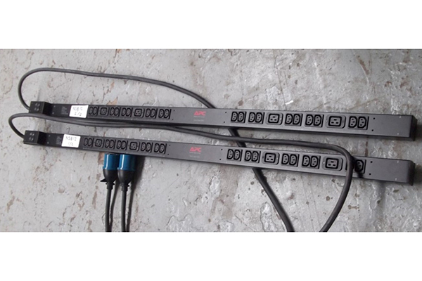 Giới thiệu thiết bị thanh nguồn apc ap7553